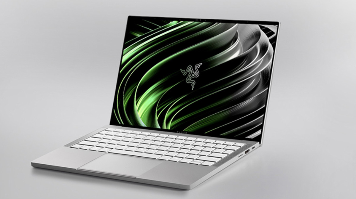 Razer Book 13 phiên bản Intel Core i5 - Laptop Razer rẻ nhất trong lịch sử!