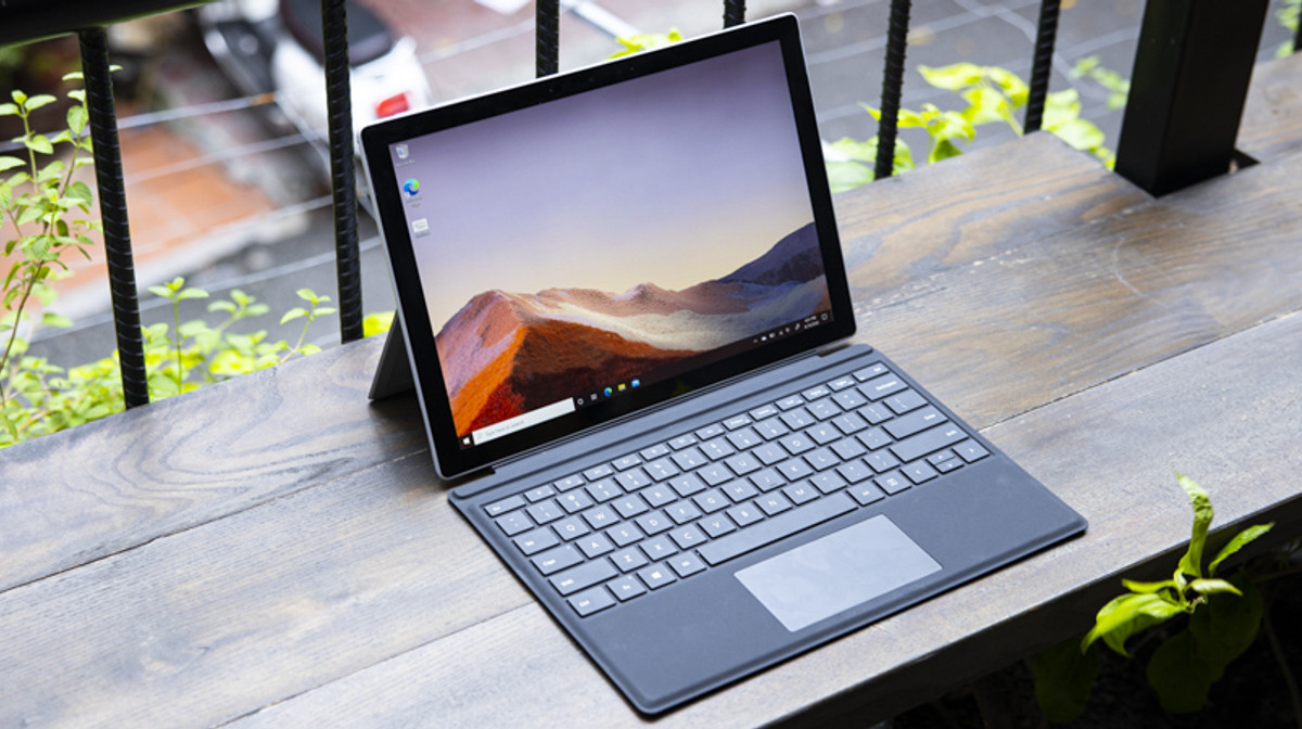 Trên tay Surface Pro 7: 2020 rồi mà sao viền màn hình vẫn dày vậy ta??