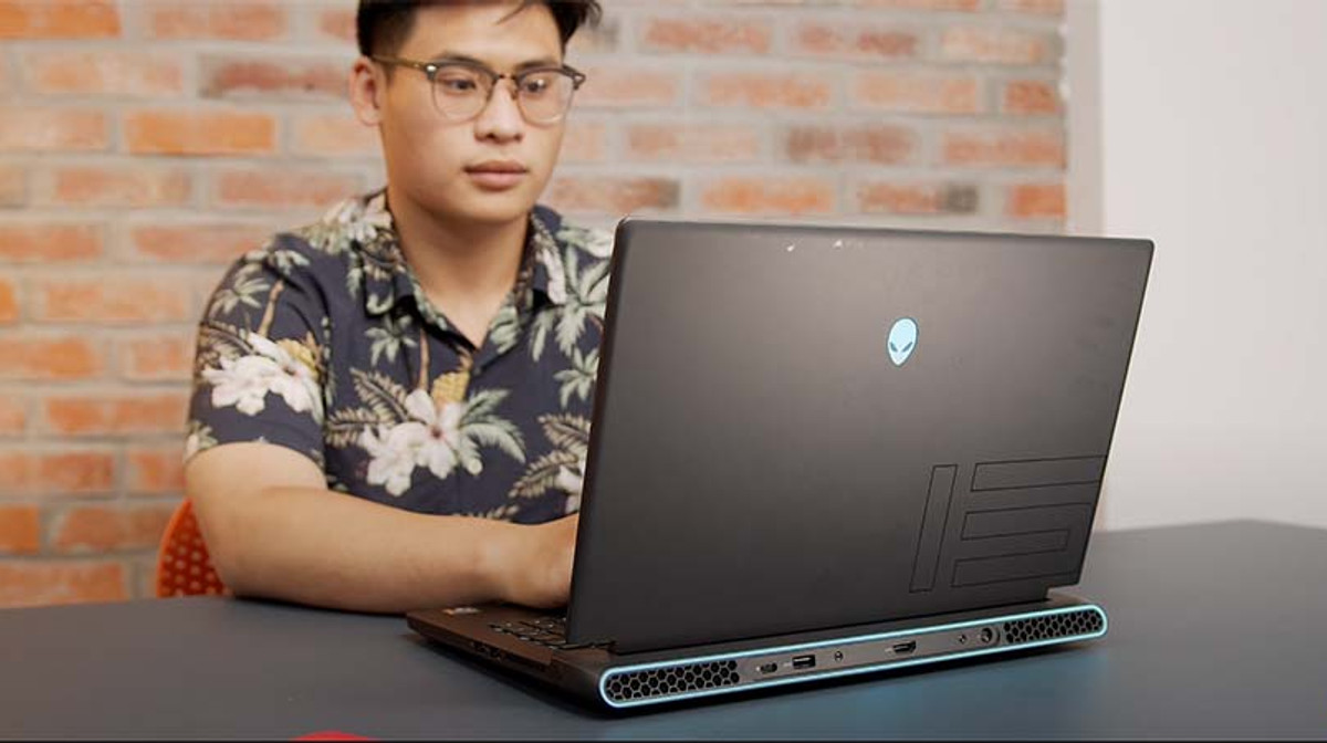 Giảm Giá Cực Sốc Với Alienware m15 Ryzen Edition R5, Khuyến Mại Duy Nhất Trong Tháng 12 Tại ThinkPro
