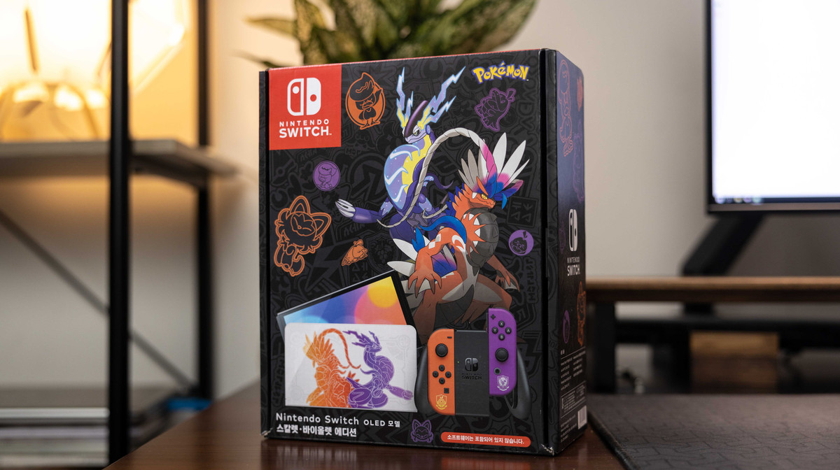 Trên tay nhanh Nintendo Switch OLED phiên bản Pokemon Scarlet / Violet