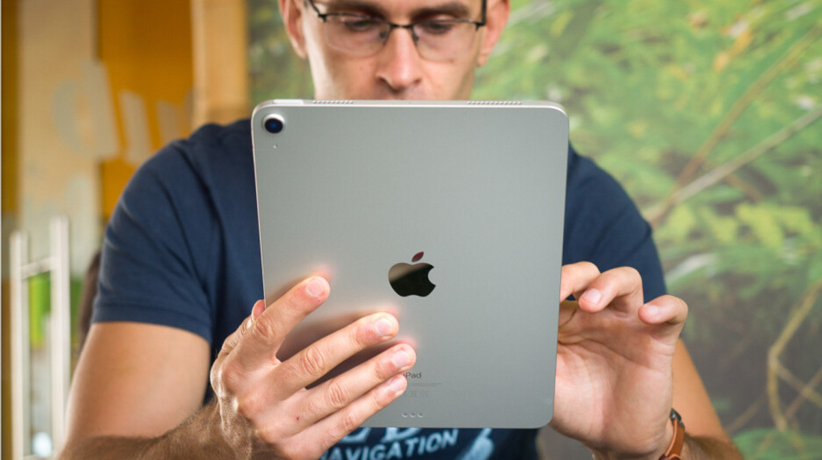Vừa mới ra mắt, iPad Air 5 đã nhận những "lời có cánh" về chất lượng hoàn thiện