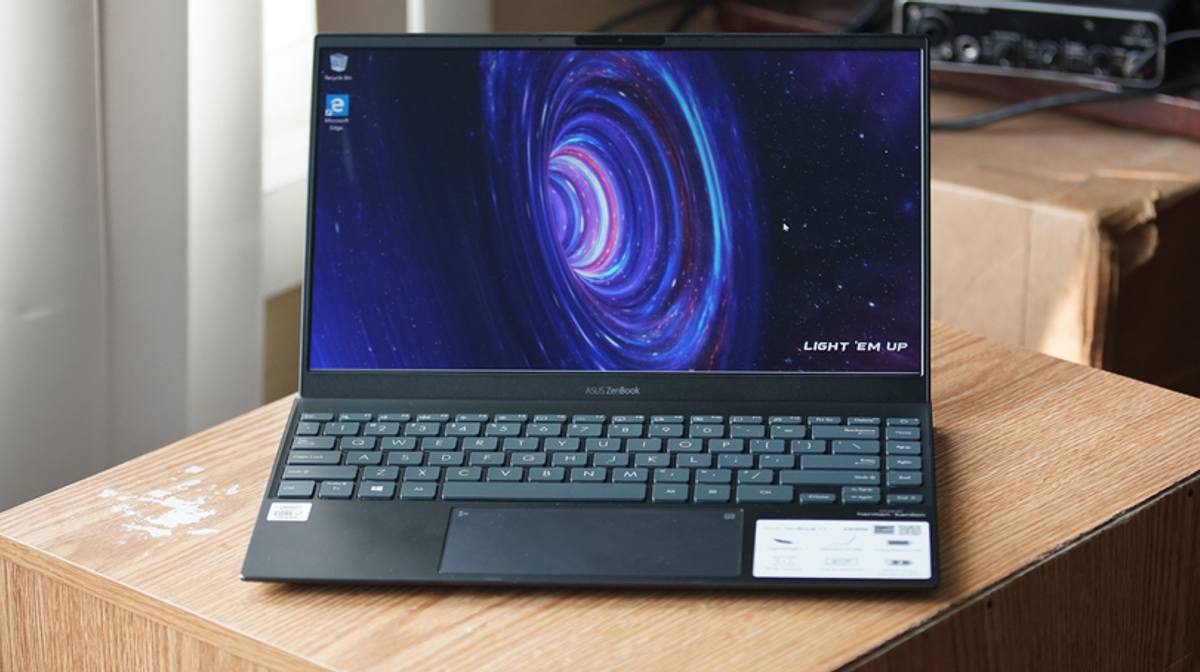 Laptop Asus UX325 - Ultrabook phân khúc trung cấp siêu nhỏ gọn