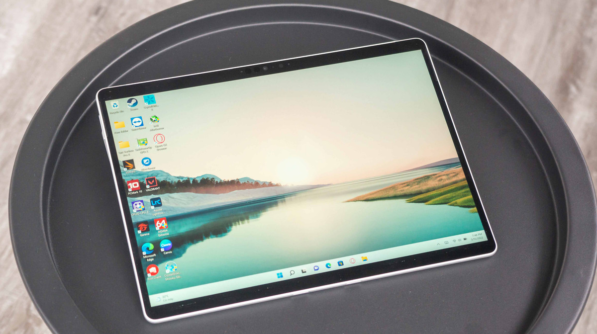 Trên tay Surface Laptop Pro 8: Thiết kế mỏng nhẹ, tích hợp đa năng, hiệu suất cao