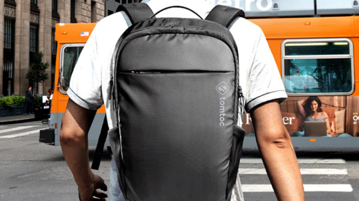 Balo Tomtoc Premium Urban Business cho laptop 15.6: Đẹp mắt, tiện lợi