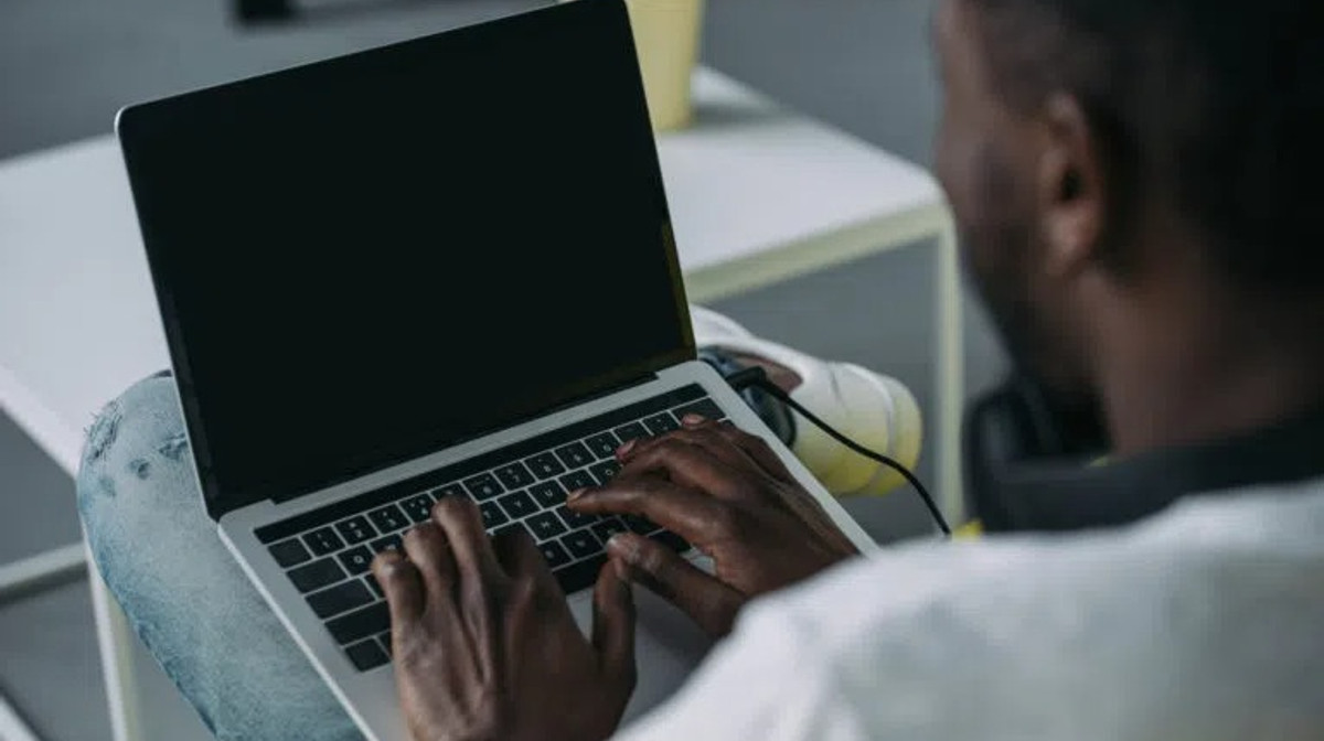 Laptop Asus không lên nguồn, không lên màn hình: Nguyên nhân và cách khắc phục