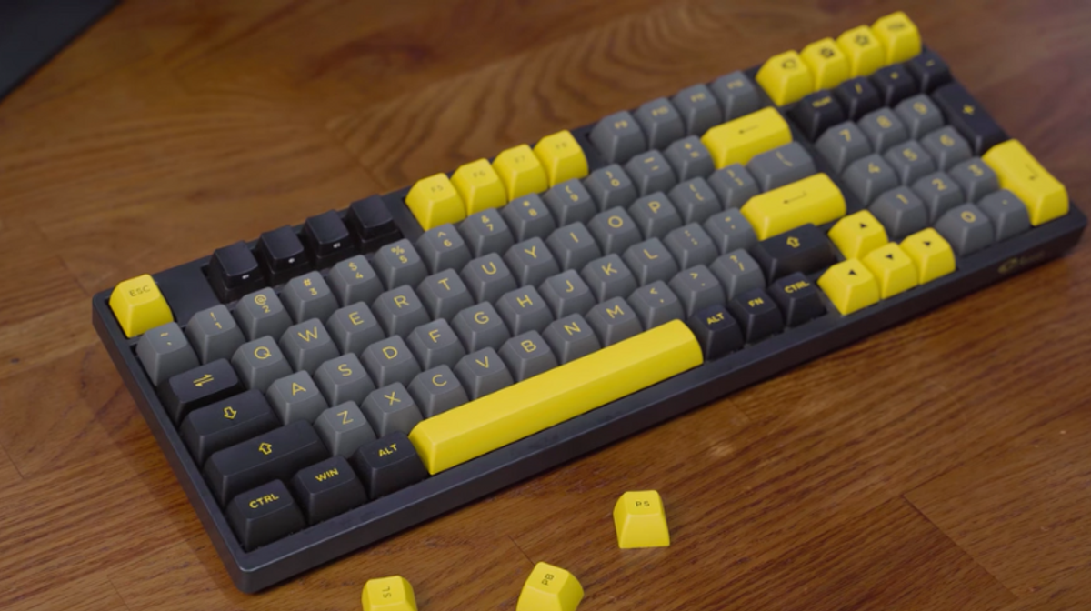 Bàn phím cơ AKKO 3098N Multi-modes Black Gold: Keycap bền chắc, cảm giác gõ dễ chịu