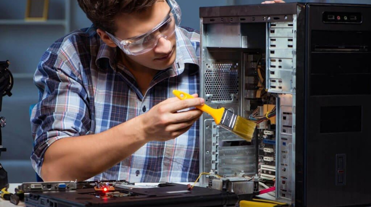 Cách vệ sinh máy tính để bàn tại nhà cực đơn giản và hiệu quả