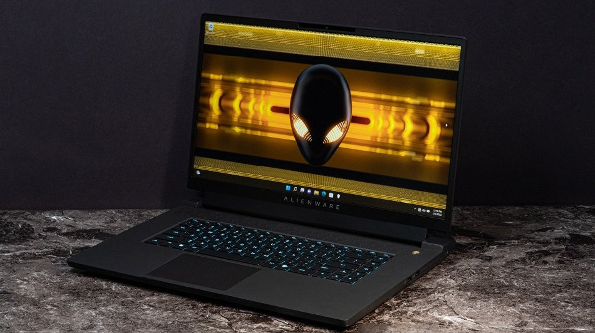 Dell Alienware m17 R5 2022: "Cỗ máy" tối tân, bất phân thắng bại