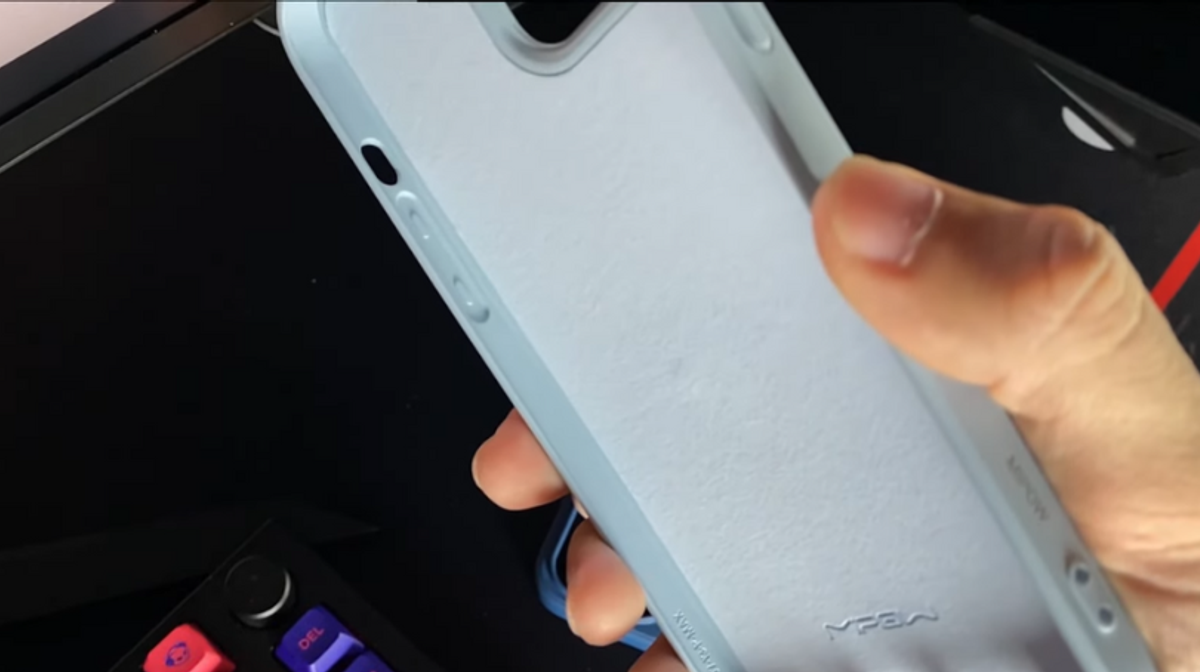 Ốp lưng MIPOW TPU & PU LEATHER: Bền - chắc, thêm phần đảm bảo cho “dế cưng”