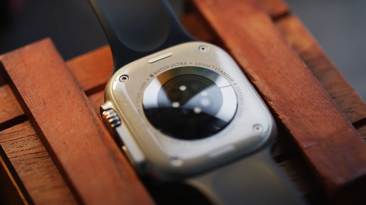Apple Watch Ultra: Kiểu dáng hầm hố, vượt mọi khuôn khổ