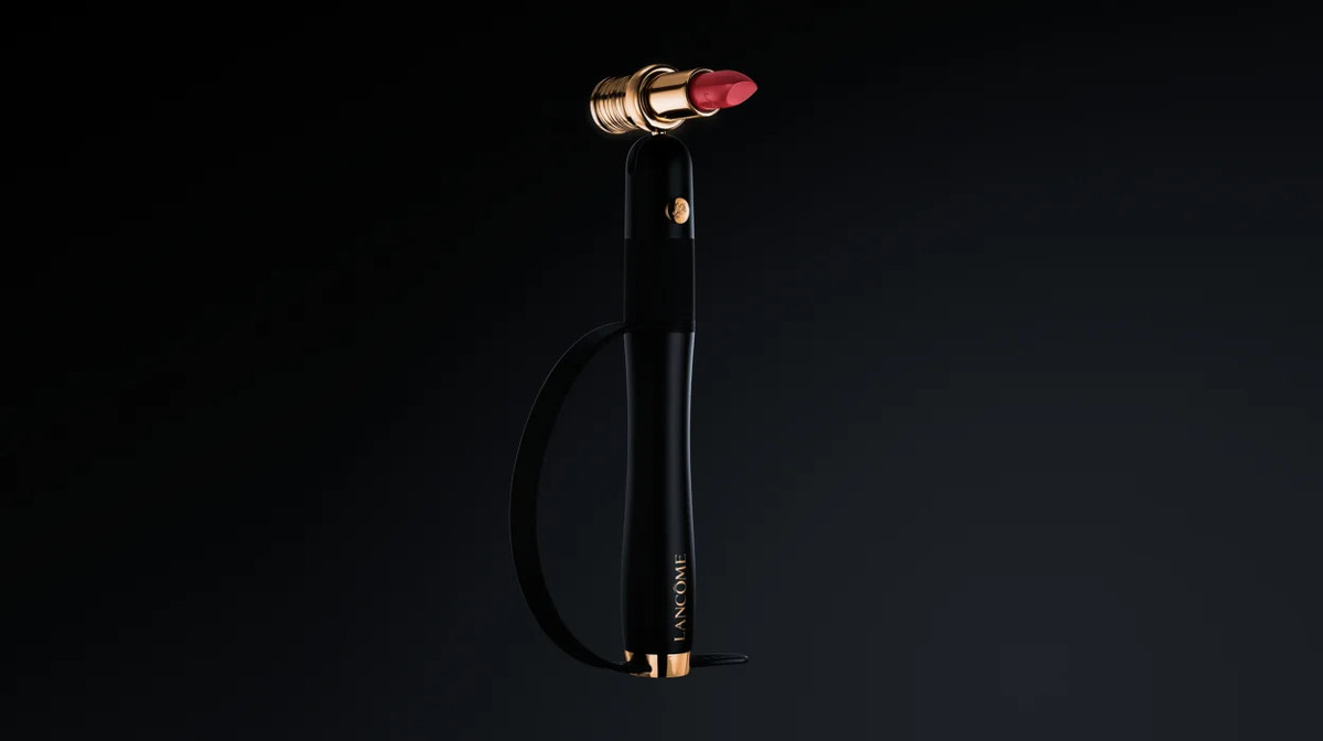 #CES2023 L'Oréal thể hiện tinh thần nhân văn với loạt sản phẩm hỗ trợ người khuyết tật làm đẹp