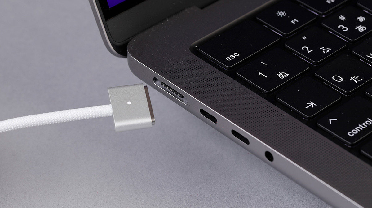 Apple vừa tung ra một bản cập nhật phần mềm dành riêng cho... một sợi cáp sạc