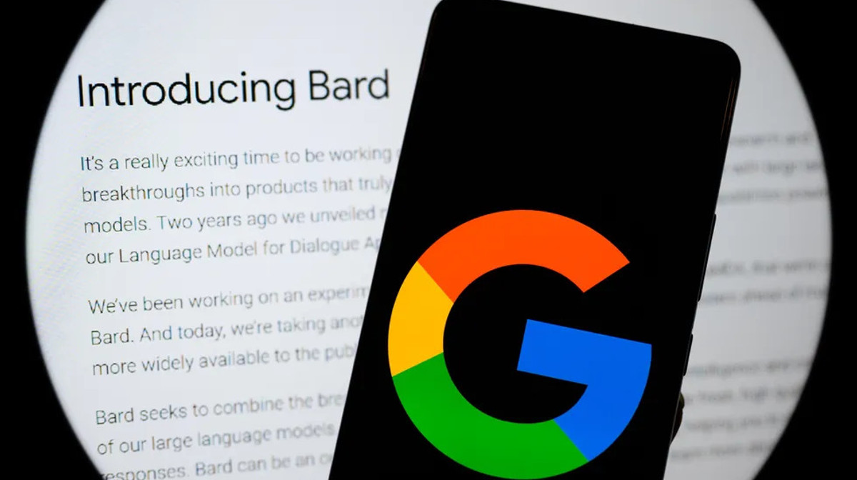 Chưa kịp đe dọa ChatGPT, AI của Google đã "báo" công ty mẹ 100 tỷ USD vốn hóa