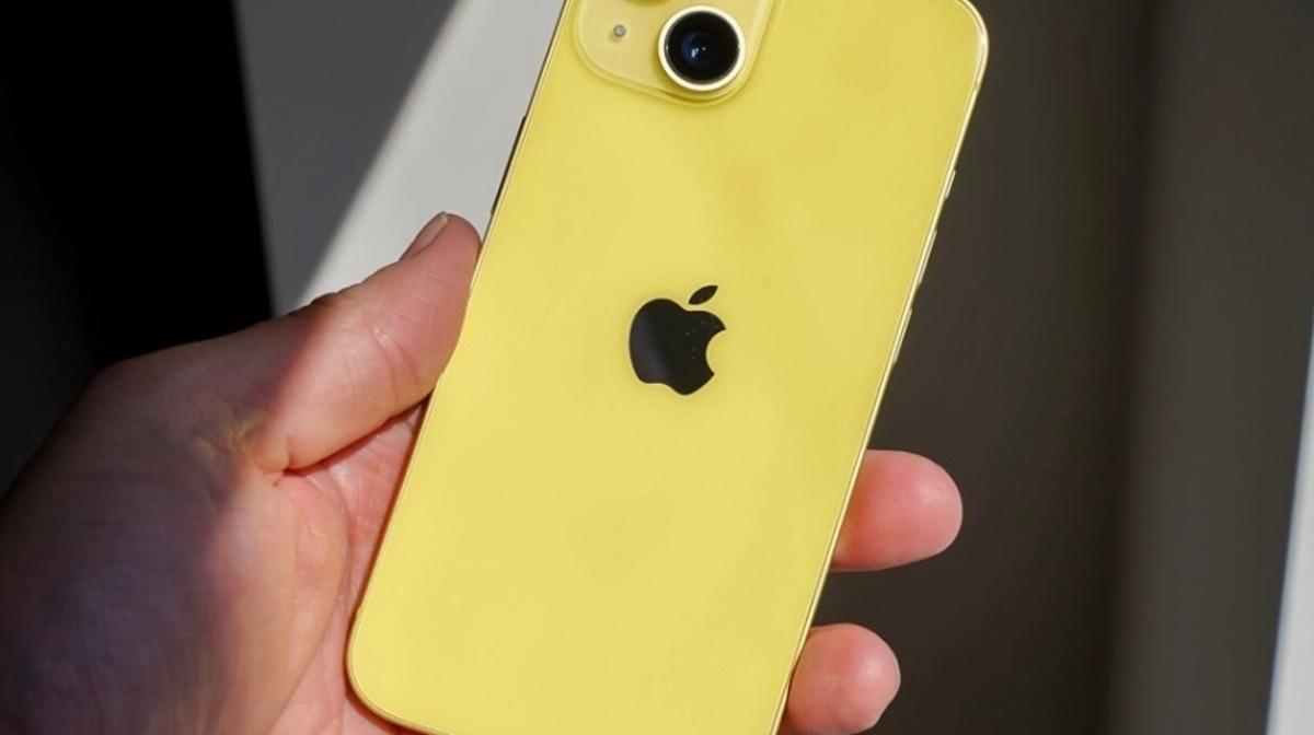 Cận cảnh màu Vàng mới ra mắt trên iPhone 14: Về Việt Nam sẽ kém hấp dẫn?