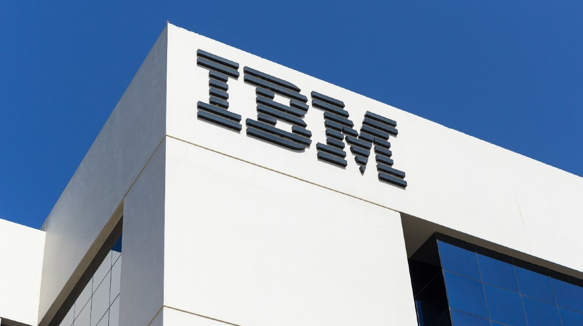 IBM tuyên bố không tuyển thêm người ở các vị trí thay thế được bởi AI