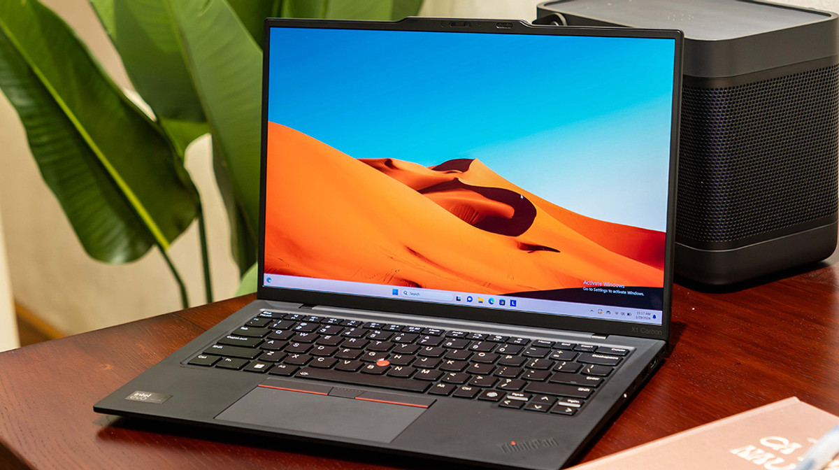 Trên tay laptop Lenovo ThinkPad X1 Carbon Gen 12