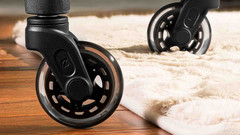 Trên tay Bánh xe Ghế văn phòng Heli