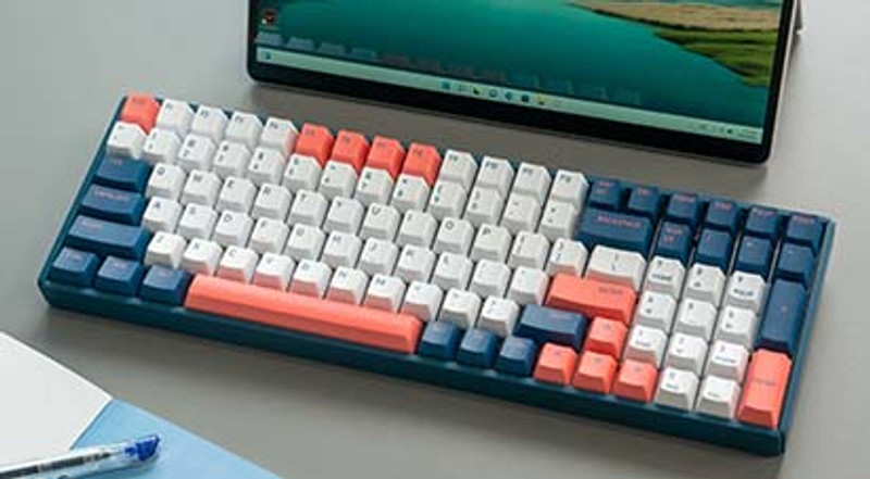 Trên tay IQUNIX F96 Coral Sea: Bàn phím cơ "ăn liền" gần 6 triệu Đồng có gì hay?