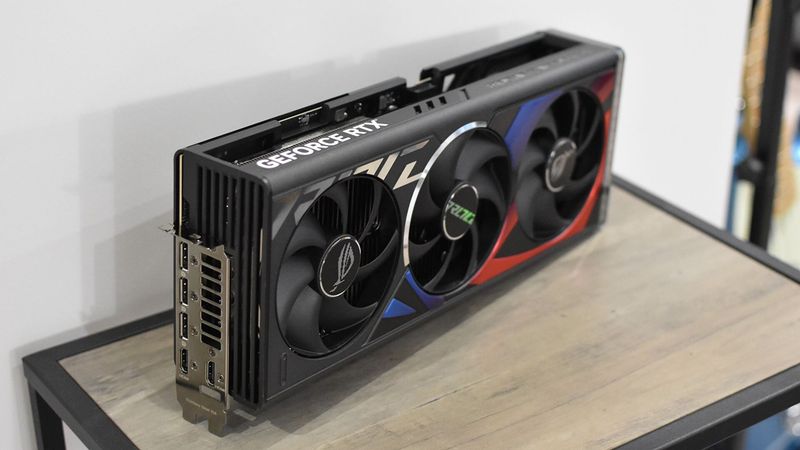 RTX 4070 lộ diện: Số nhân ngang RTX 3070, VRAM được nâng thành 12GB?