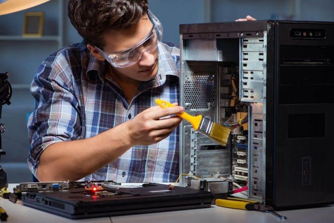 Cách vệ sinh máy tính để bàn tại nhà cực đơn giản và hiệu quả
