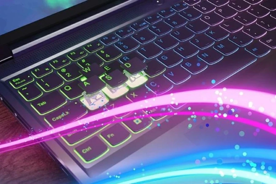 Bàn phím của laptop Lenovo Legion Pro 5 16IRX9 83DF0046VN được tích hợp LED RGB 4 vùng cực kỳ nổi bật