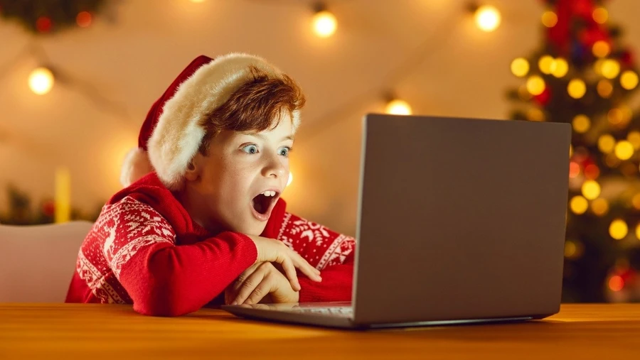 Sử dụng laptop vỏ nhựa