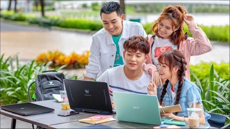 Sinh viên cần laptop để học tập, làm việc và giải trí
