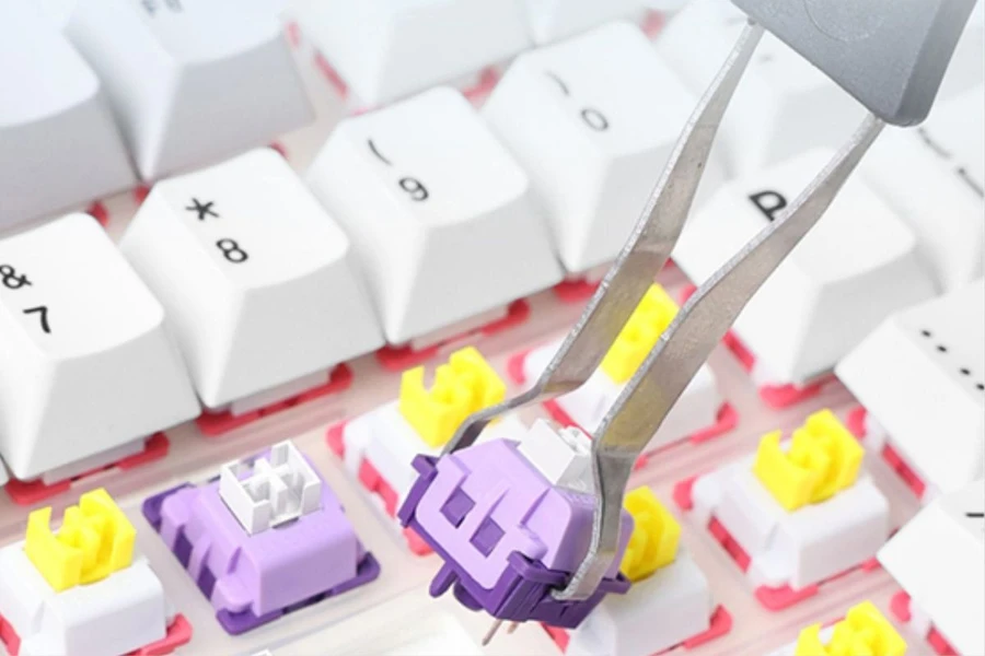 Reaper switch độc quyền trên bàn phím cơ Aula F99 có thể hotswap vô cùng dễ dàng 