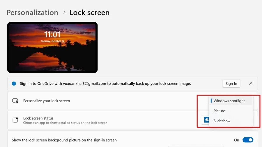 Tại mục Personalize your lock screen, bạn có 3 tùy chọn