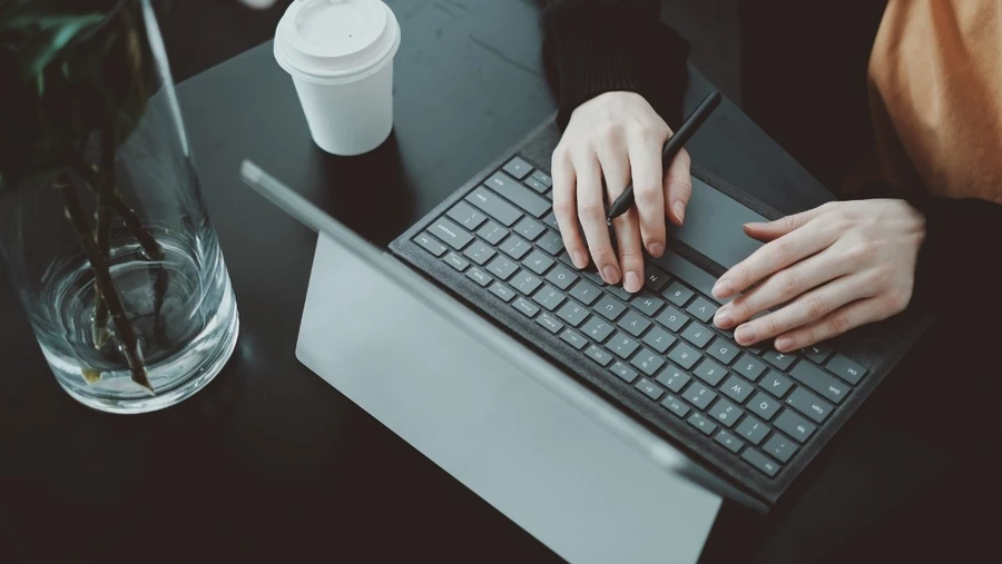 Sử dụng laptop