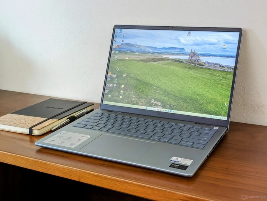 Mang trên mình sức mạnh đến từ chip Intel Core, laptop này có thể đáp ứng tốt mọi tác vụ văn phòng như soạn thảo văn bản, xử lý dữ liệu với excel, powerpoint, lướt web, giải trí.