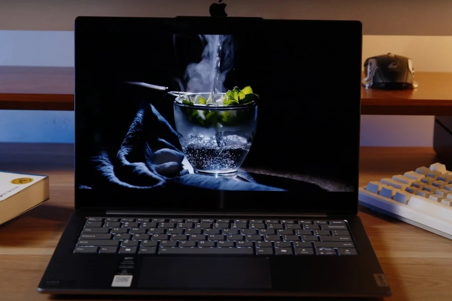 Lenovo Yoga Slim 7 14IMH9 có độ phủ màu 100% sRGB