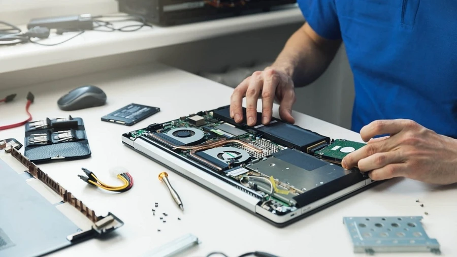 Mang laptop đến trung tâm sửa chữa uy tín