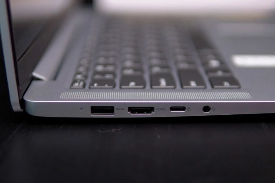 Cổng kết nối được tích hợp trên IdeaPad Slim 5 14ABR8 82XS0006VN