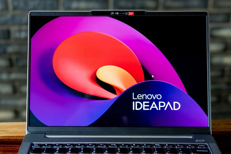 IdeaPad Slim 5 14AHP9 sử dụng màn hình OLED có độ phân giải 1920 x 1200 pixels
