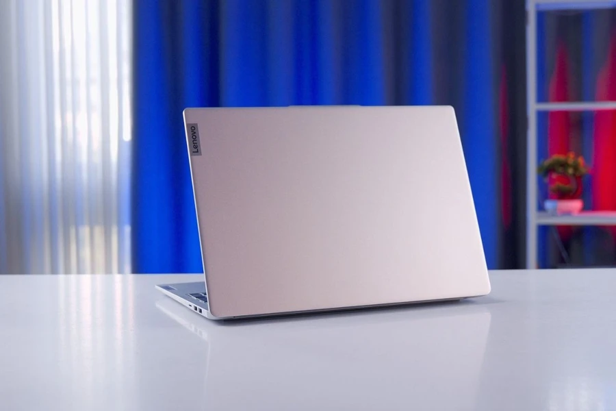 Lenovo IdeaPad Slim 5 16IAH8 có ngoại hình tinh tế và sang trọng