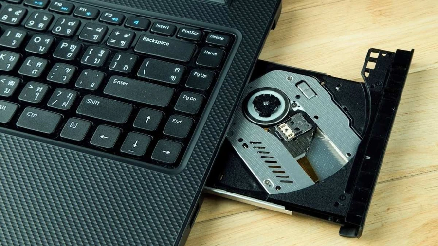 Cho đĩa CD driver vào ổ đĩa > Chạy file setup và làm theo hướng dẫn