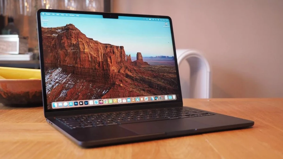 MacBook Air 13 inch 2024 sở hữu sạc 35W