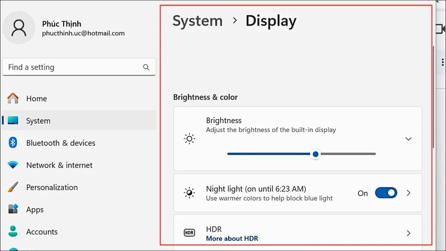 Chọn System và sau đó chọn Display