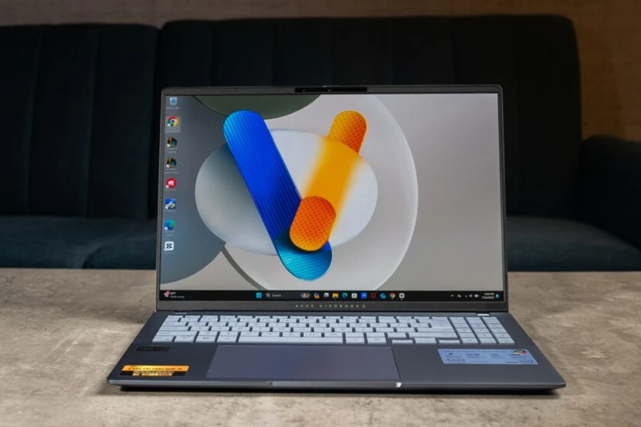Asus Vivobook S16 (S3607Q) gây ấn tượng với thiết kế mỏng nhẹ và sang trọng