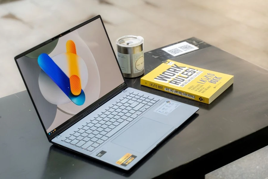 Asus Vivobook S16 (S3607Q) được trang bị bàn phím ErgoSense với hành trình phím 1.1 mm và độ nảy tốt