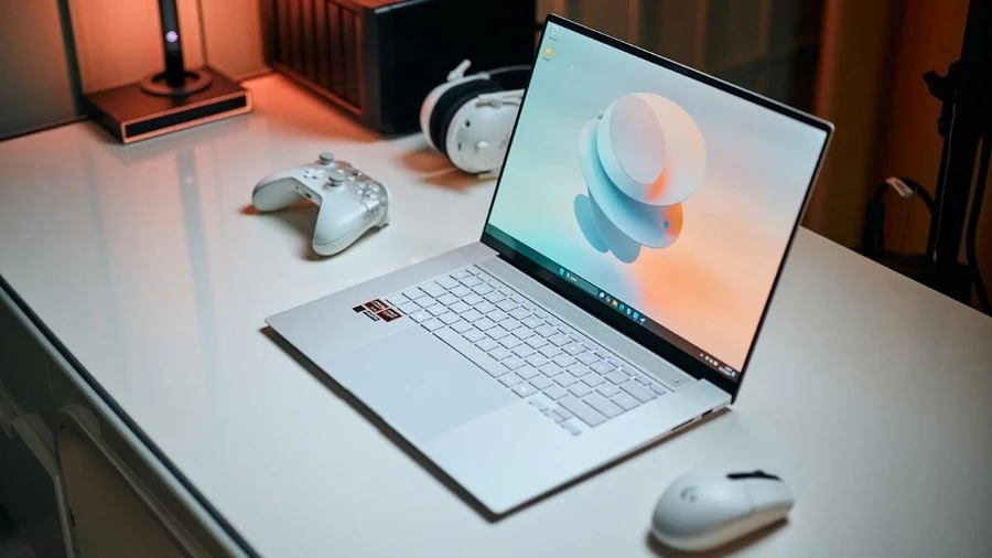 Zenbook S16 UM5606 cung cấp tùy chọn màn hình cảm ứng
