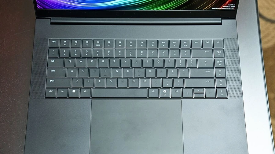 Bàn phím Razer Blade 16 2025
