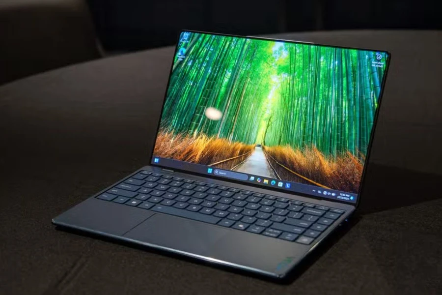Lenovo Yoga Slim 9i (2025) được trang bị viên pin dung lượng lớn 75 WHr