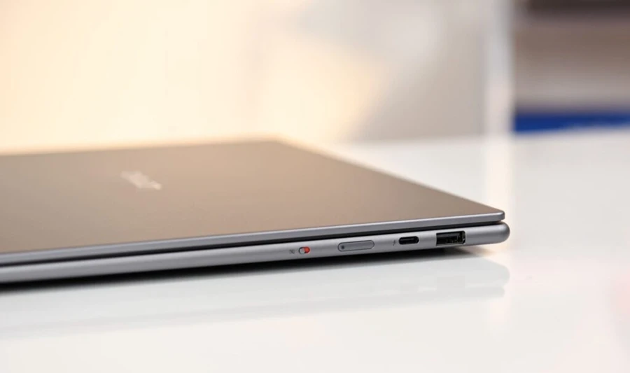 Yoga Slim 7 tích hợp Wi-Fi 7 và Bluetooth 5.4