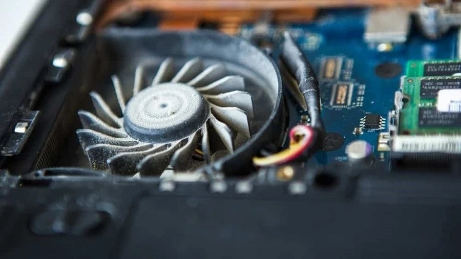 Bụi bẩn là kẻ thù số một của hệ thống tản nhiệt laptop
