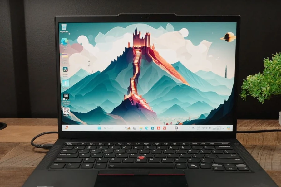 Màn hình chính của ThinkPad T14s Gen 5 có độ phủ màu 100% sRGB