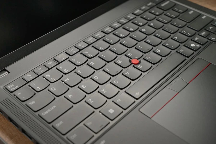 Đánh giá bàn phím và touchpad trên ThinkPad T14s Gen 5 21LS0061VA