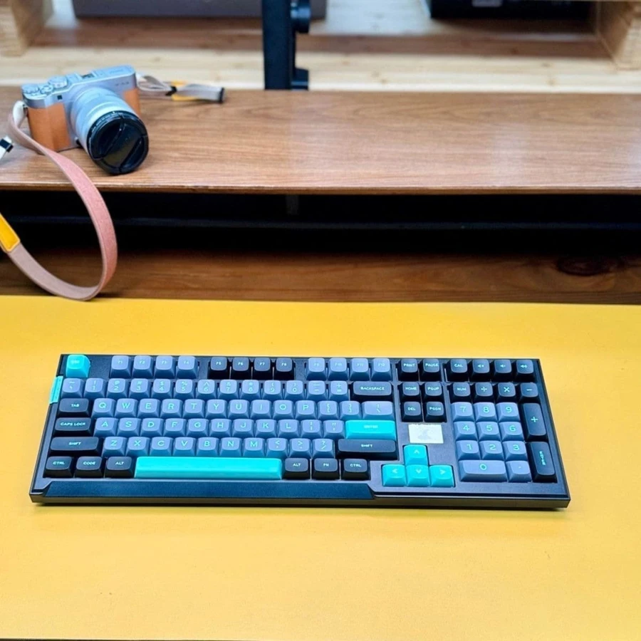 Bàn phím Feker IK105 với mạch xuôi và đèn nền RGB tùy chỉnh