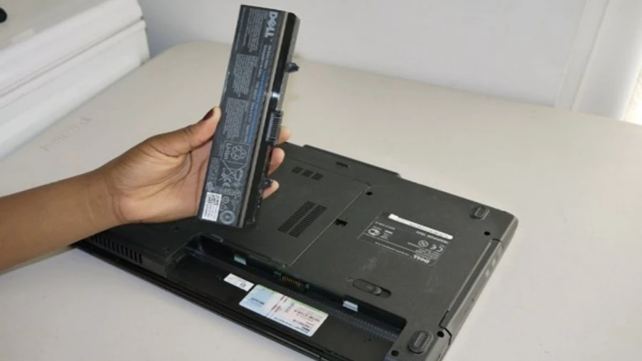 Hỏng cell pin là nguyên nhân phổ biến nhất khiến pin laptop hiển thị dấu X